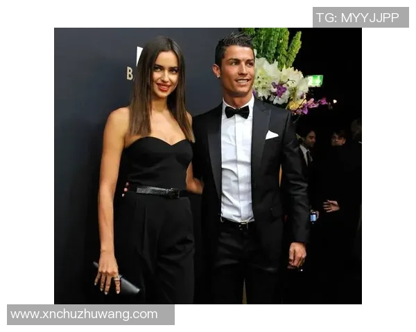 足球明星的妻子穿白衬衫展现优雅气质引发时尚热潮